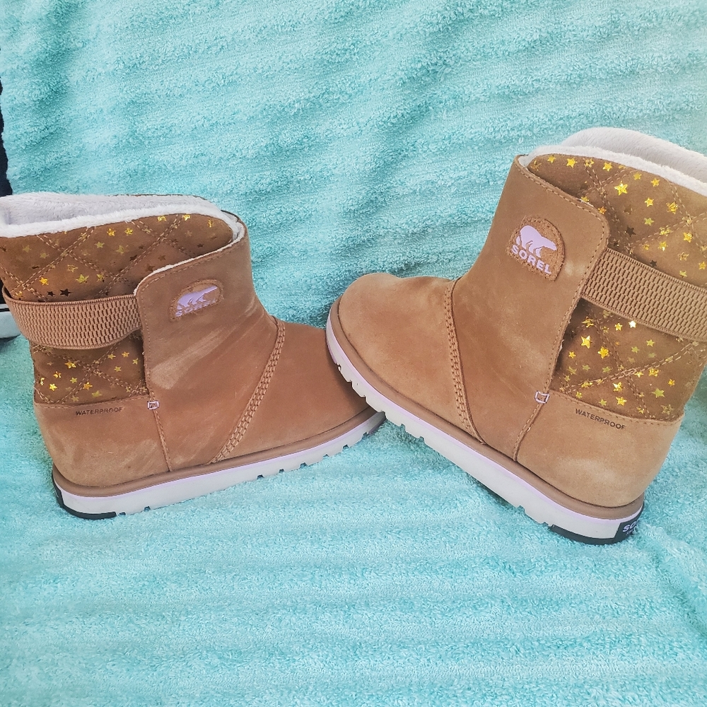 Sorel Girls size 4 Boots Tan